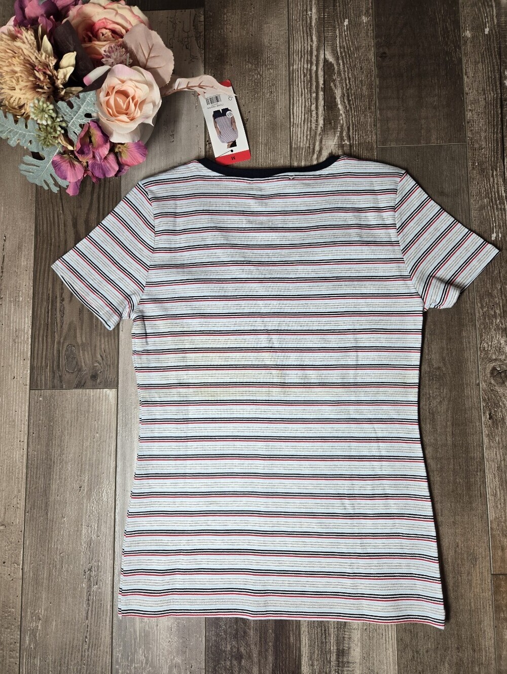 NWT Tommy Hilfiger Women's Striped V-Neck Tee T-Shirt Gray Blue Red White Medium - Picture 2 of 16